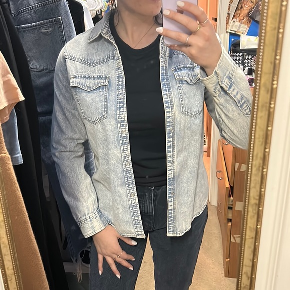 Wild Fable Faded Light wash Denim Jean Shacket. Size S - Picture 5 of 8